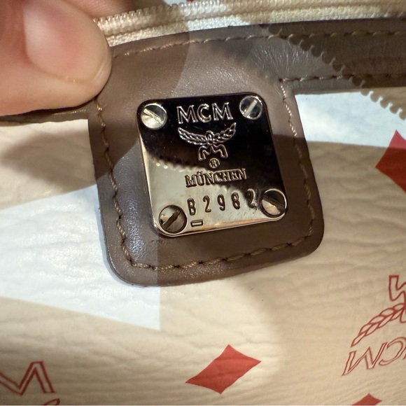 MCM NWOT Limited Edition Visetos Crossbody w/Lion & Snakeskin Accents - Picture 6 of 8